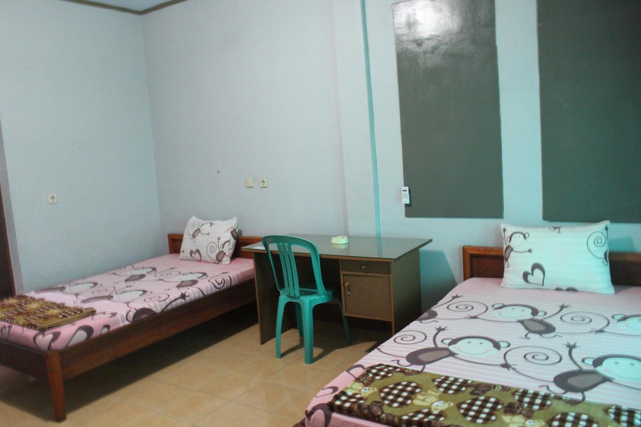 Penginapan Artha Praya Exterior foto