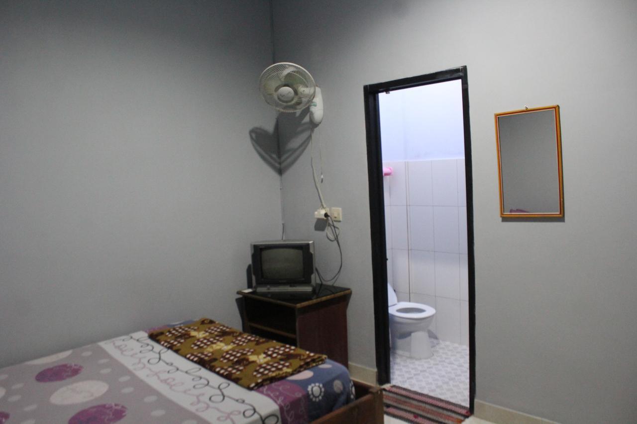 Penginapan Artha Praya Exterior foto